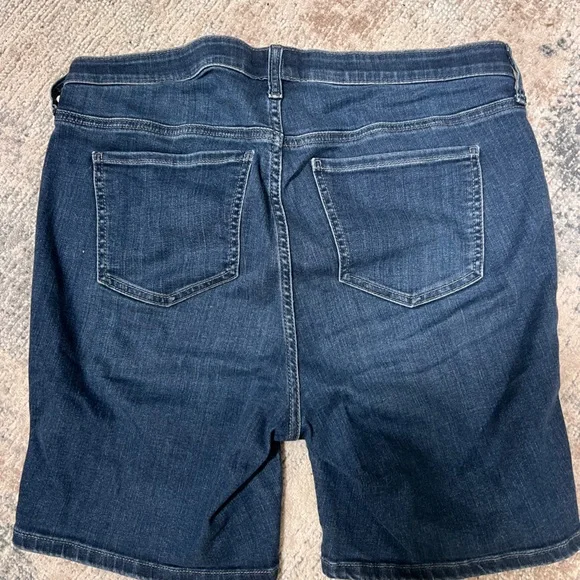 Torrid Premium Denim shorts - Picture 2 of 6